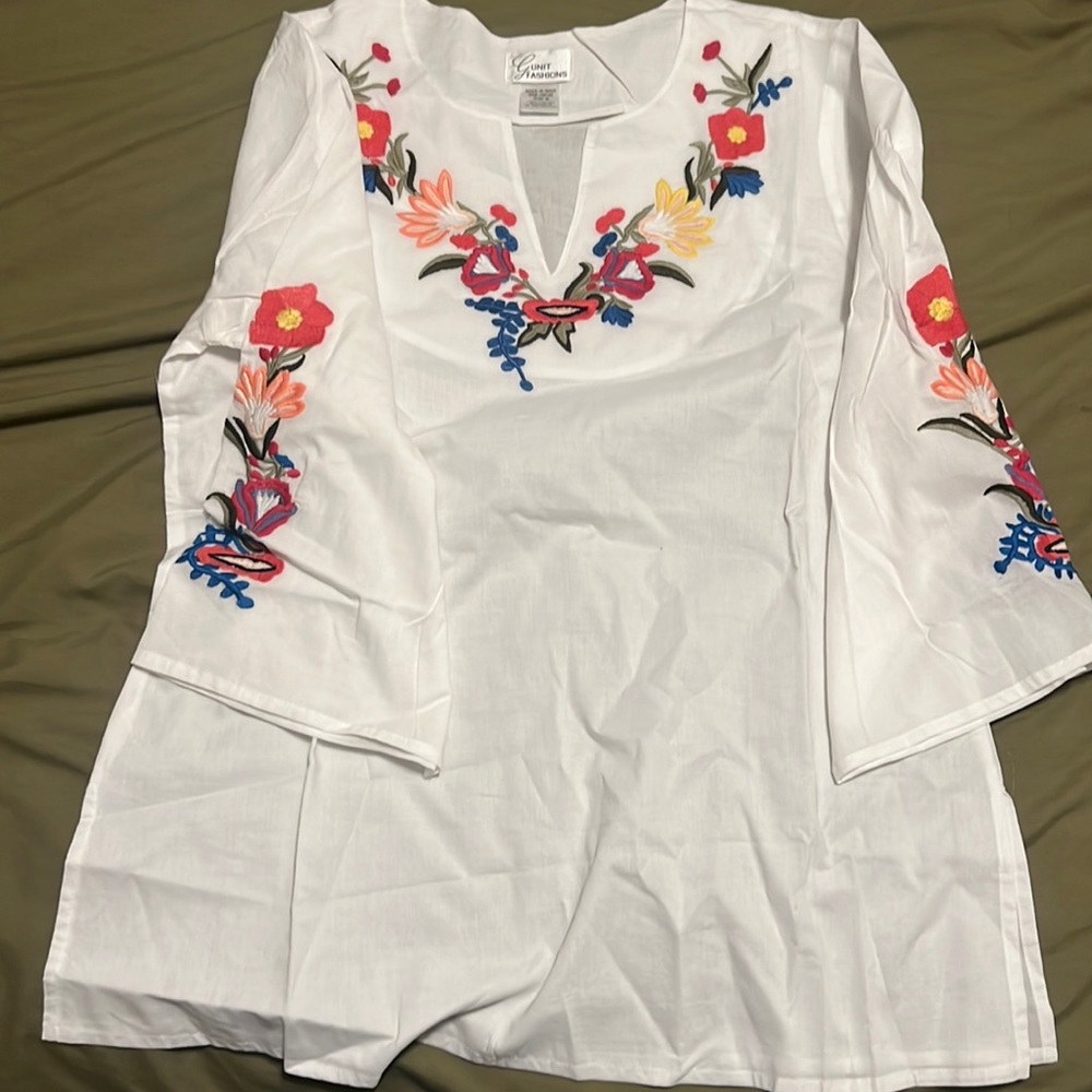 02. Authentic embroidery top